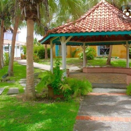 سانت آن Appartement A Saint-Anne - Residence Beauregard المظهر الخارجي الصورة